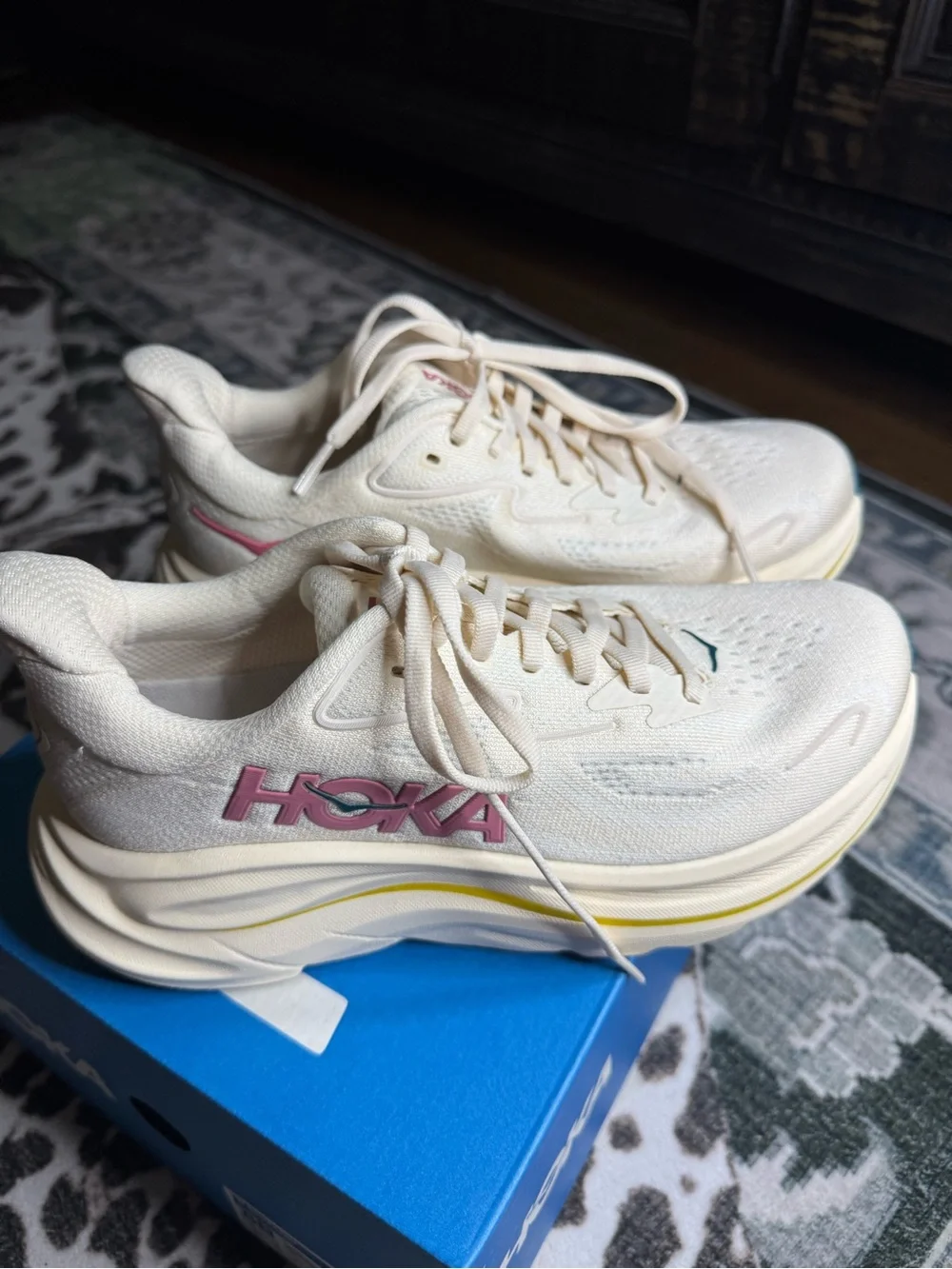 HOKA Women's Clifton 10 Running Shoes